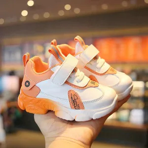 أحذية رياضية كاجوال مقاومة للاهتراء مقاس 20 . Casual wear-resistant sports shoes size 20