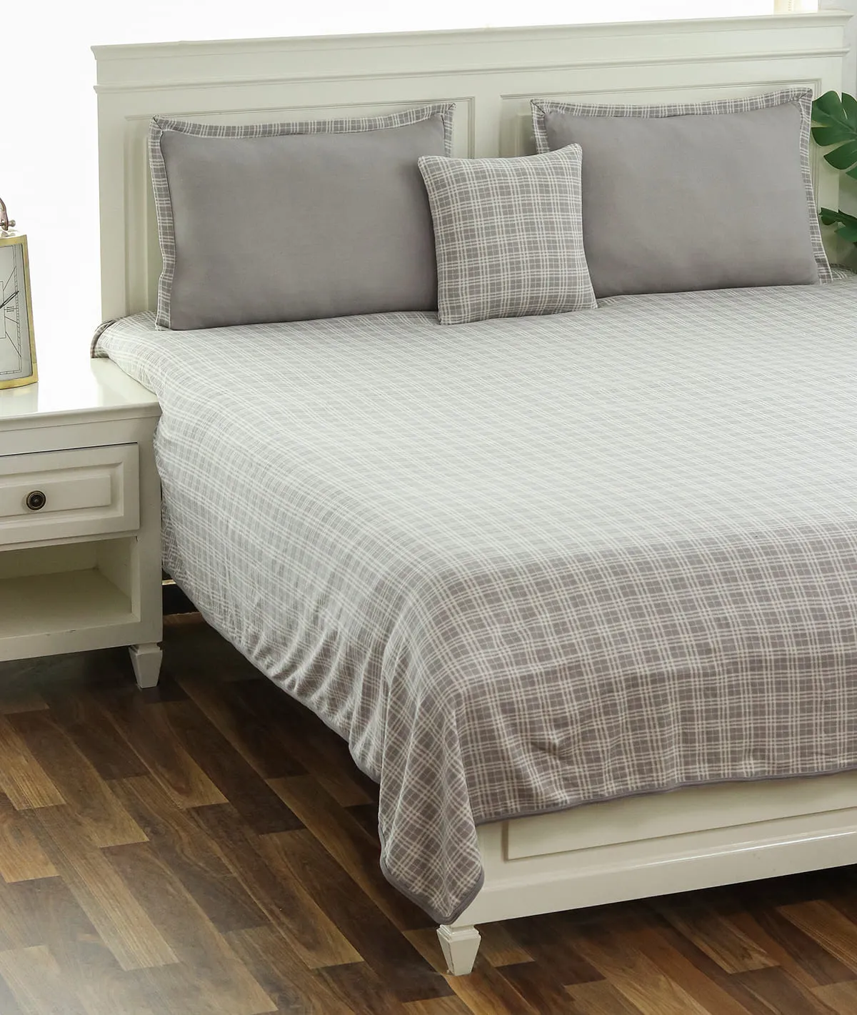 Checkerboard Light Grey & Natural Color Cotton Knitted King Size Bed Cover/AC Blanket Set (1 bedcover, 2 Pillow Covers, 1 Cushion Cover)