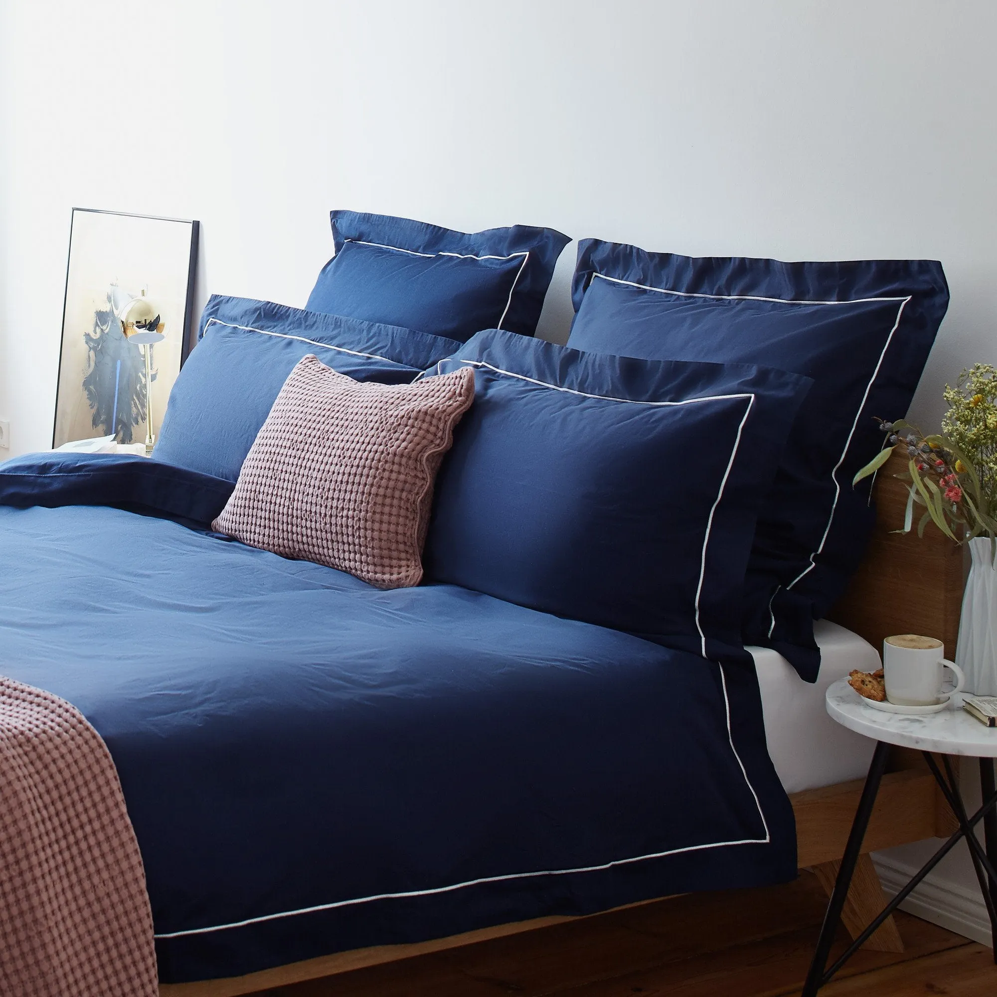 Karakol Pillowcase [Dark blue/Off-white]